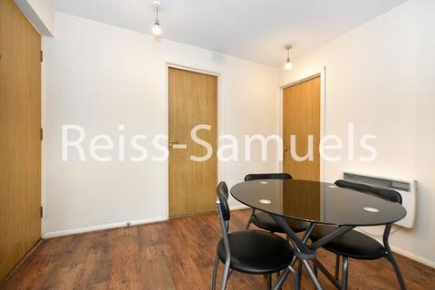 3 bedroom apartment to rent, Ambassador Square, London E14