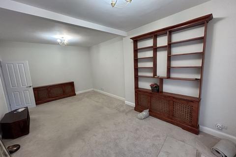 2 bedroom bungalow to rent, Manor Park Drive, Harrow