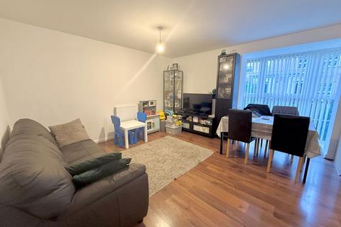 2 bedroom ground floor flat for sale, Bank Avenue, Dunstable