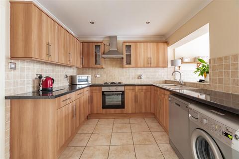 129 Knights Croft, New Ash Green, Longfield, DA3 8HY