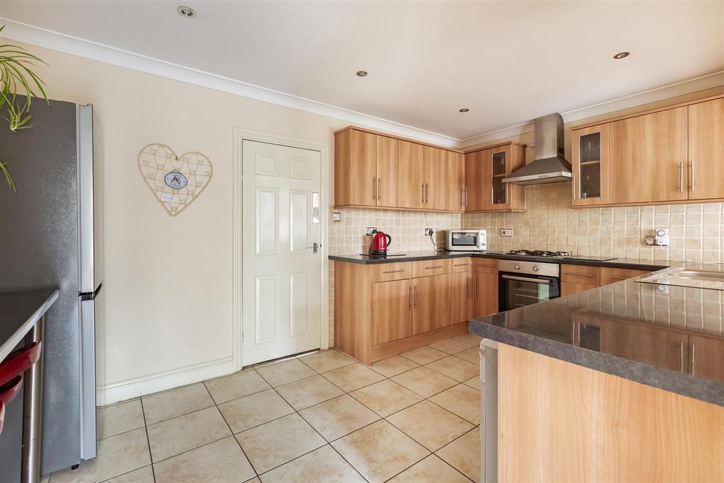 Kitchen/Breakfast Area