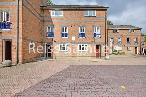 6 bedroom house to rent, Ambassador Square, Canary Wharf, London E14