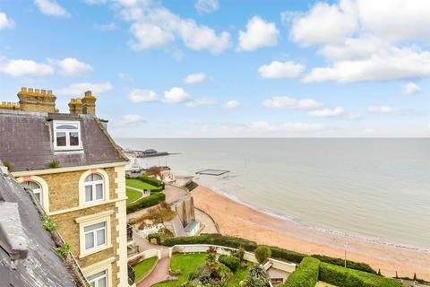 2 bedroom apartment for sale, Queens Gardens, Broadstairs, Kent