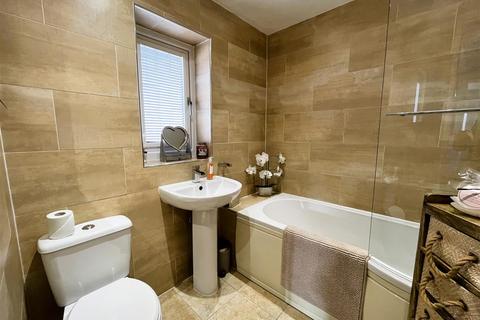 3 bedroom semi-detached house for sale, Maidwell Way, Bradford BD6