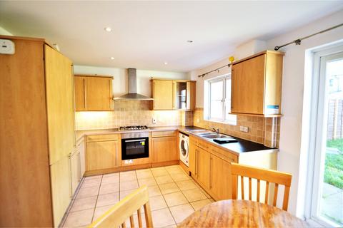 3 bedroom semi-detached house to rent, Old School Place, Croydon, CR0