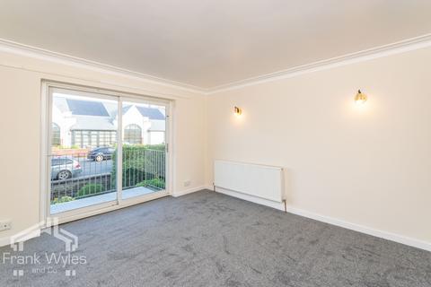 2 bedroom apartment to rent, Belvedere Court, Kingsway, Ansdell