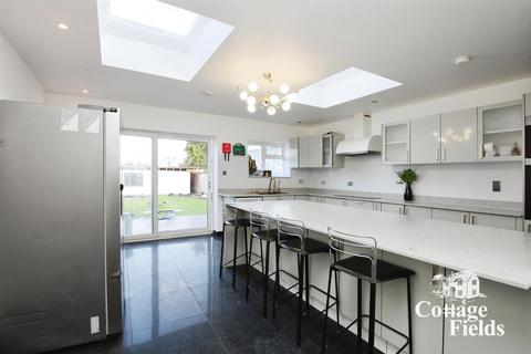 6 bedroom detached house to rent, Willow Road, Enfield, EN1