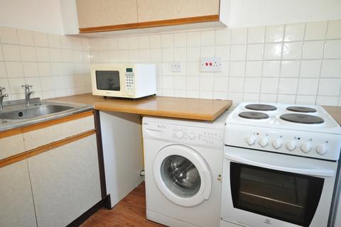 1 bedroom ground floor flat to rent, The Oaks Southwater RH13