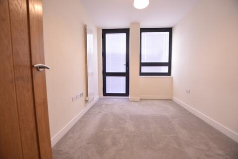 2 bedroom flat to rent, Post Office Road, Bournemouth,