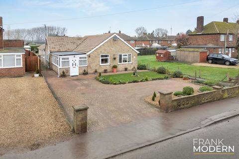 4 bedroom detached bungalow for sale, Seas End Road, Moulton Seas End, PE12