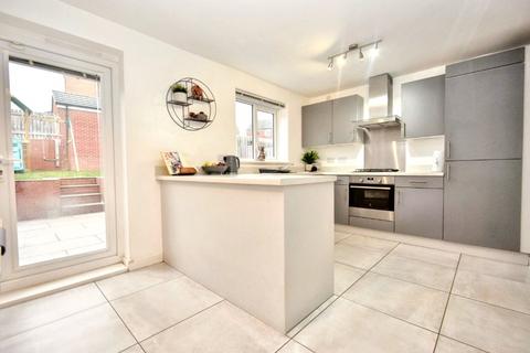 4 bedroom detached house for sale, Rhubarb Hill, Wakefield, West Yorkshire