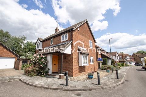 14 Peters Close, Welling, DA16 3LL