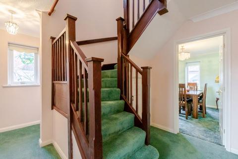 14 Peters Close, Welling, DA16 3LL