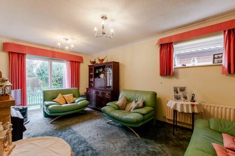 14 Peters Close, Welling, DA16 3LL