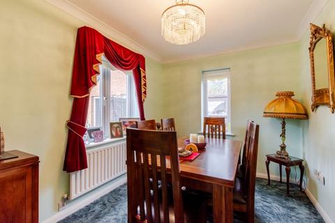 14 Peters Close, Welling, DA16 3LL