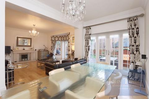 5 bedroom terraced house for sale, Regents Drive, Woodford Green IG8