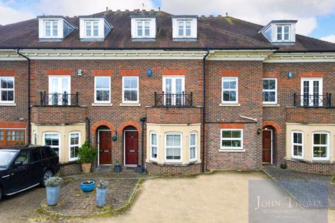 21 Regents Drive, Woodford Green, IG8 8RZ