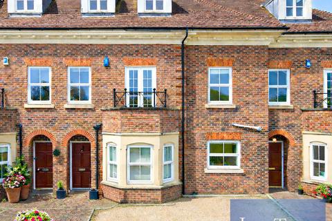 5 bedroom terraced house for sale, Regents Drive, Woodford Green IG8