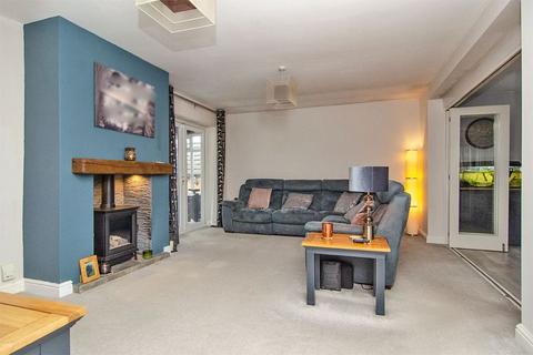 62 Commonside, Brownhills, Walsall, WS8 7AX