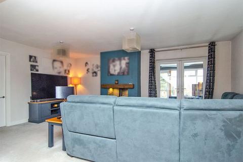 62 Commonside, Brownhills, Walsall, WS8 7AX