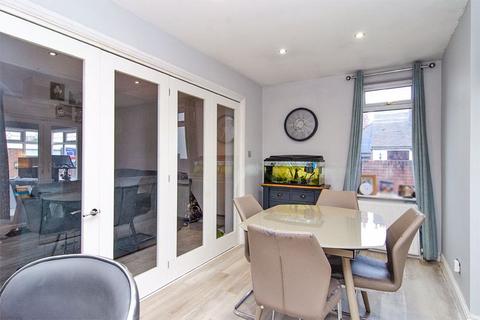 62 Commonside, Brownhills, Walsall, WS8 7AX