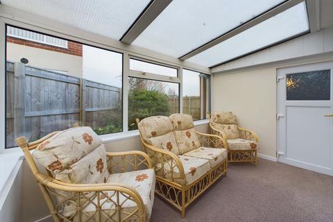 2 bedroom bungalow for sale, Montagu Avenue, Kenton, Newcastle Upon Tyne, NE3