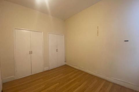 2 bedroom flat to rent, Thornton Heath CR7