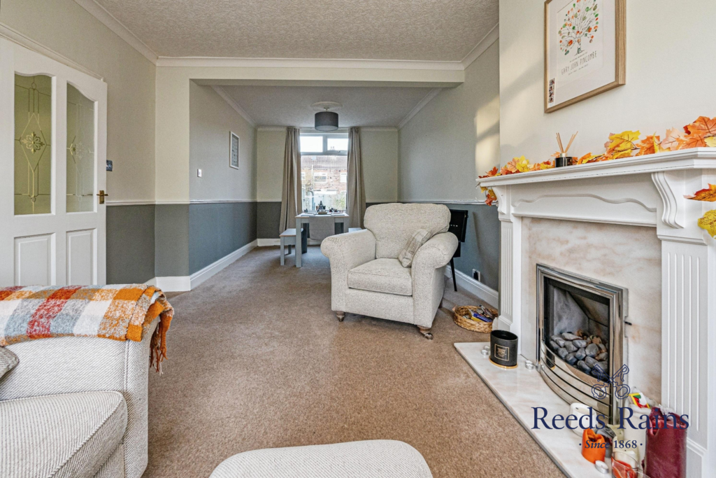 Sitting/Dining Room