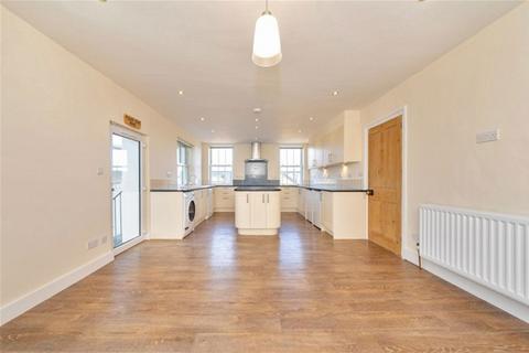 4 bedroom house to rent, Grange Farm, Puttenham, Tring