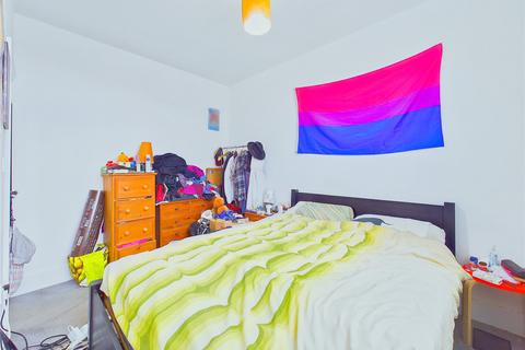 12b Cemetery Road, London, E7 9DG