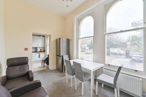 3 bedroom flat for sale, Leigham Court Road, Streatham Hill, London, SW16