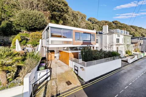 4 bedroom detached house for sale, Radnor Cliff, Folkestone, CT20