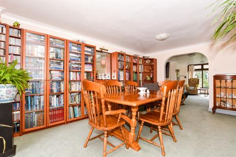 14 Bell Crescent, Burham, Rochester, ME1 3SZ