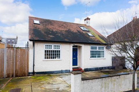 3 bedroom detached house for sale, Kingsway, Westcliff-on-sea, SS0