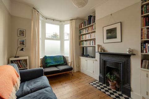 2 bedroom terraced house for sale, Montague Road, London E11