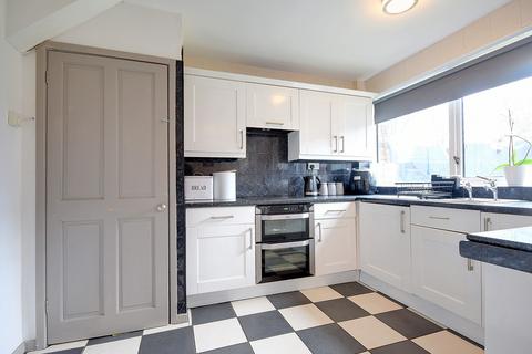 16 Andrew Close, Halifax, HX3 9RT