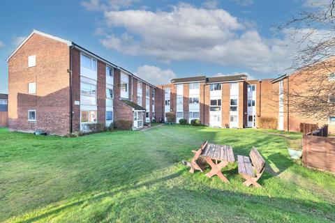 2 bedroom flat for sale, Tennyson Close, Royston SG8