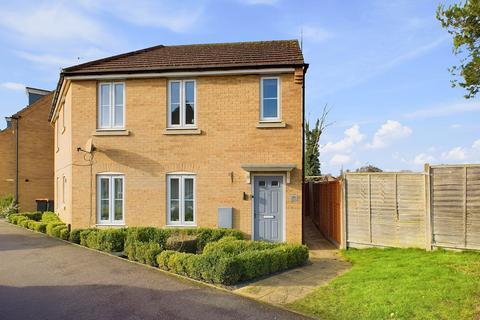 2 bedroom ground floor maisonette for sale, Kingfisher Drive, Leighton Buzzard, LU7