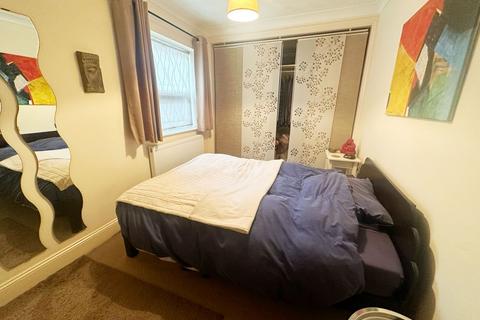 2 bedroom flat for sale, Kimbolton Avenue, Bedford MK40