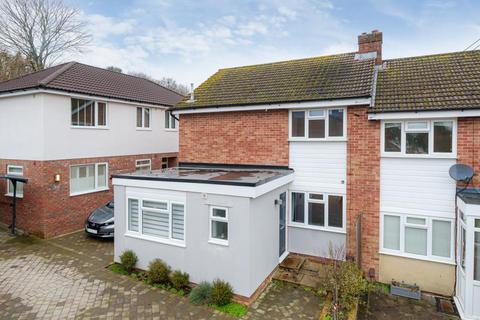 6 Abbotts Place, Chesham, HP5 3HL