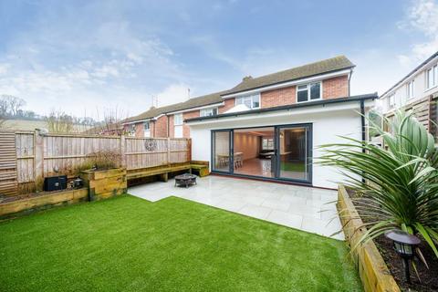 6 Abbotts Place, Chesham, HP5 3HL