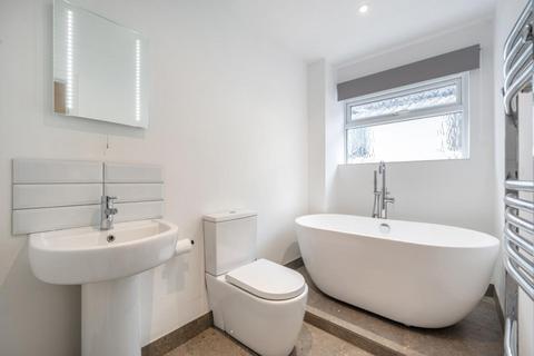 6 Abbotts Place, Chesham, HP5 3HL