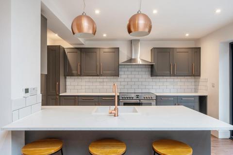 6 Abbotts Place, Chesham, HP5 3HL