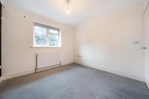 6 Abbotts Place, Chesham, HP5 3HL