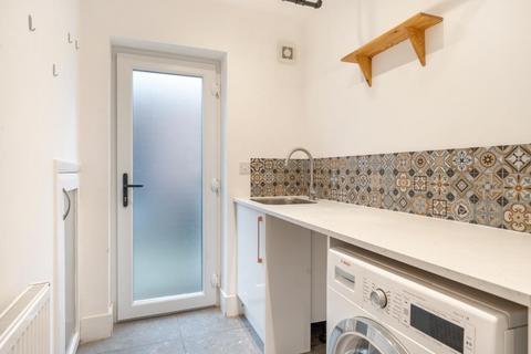 6 Abbotts Place, Chesham, HP5 3HL