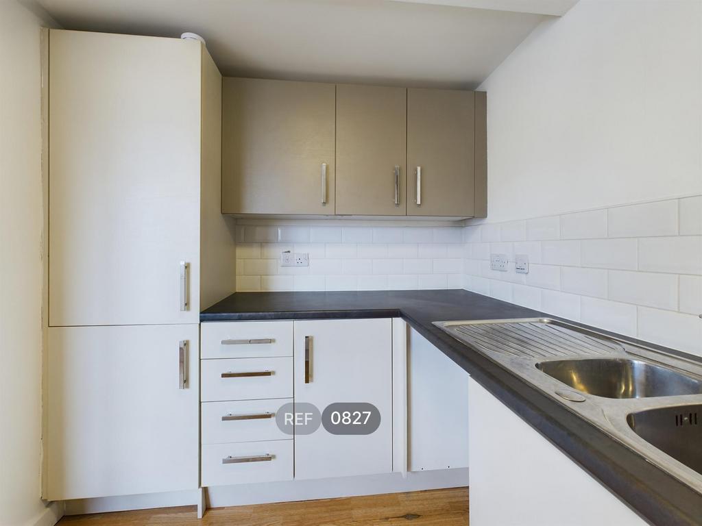 Kitchen &amp; Living area