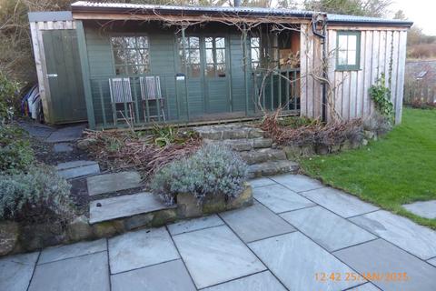 2 bedroom cottage to rent, Newport , ,