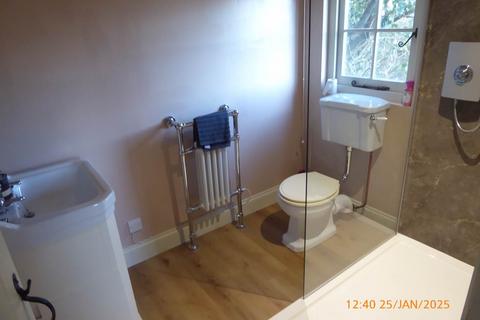 2 bedroom cottage to rent, Newport , ,