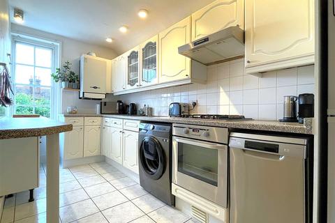 Flat 3, 25 Highland Road, Bromley, BR1 4AA