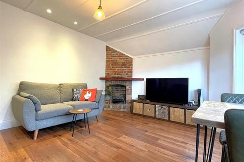Flat 3, 25 Highland Road, Bromley, BR1 4AA